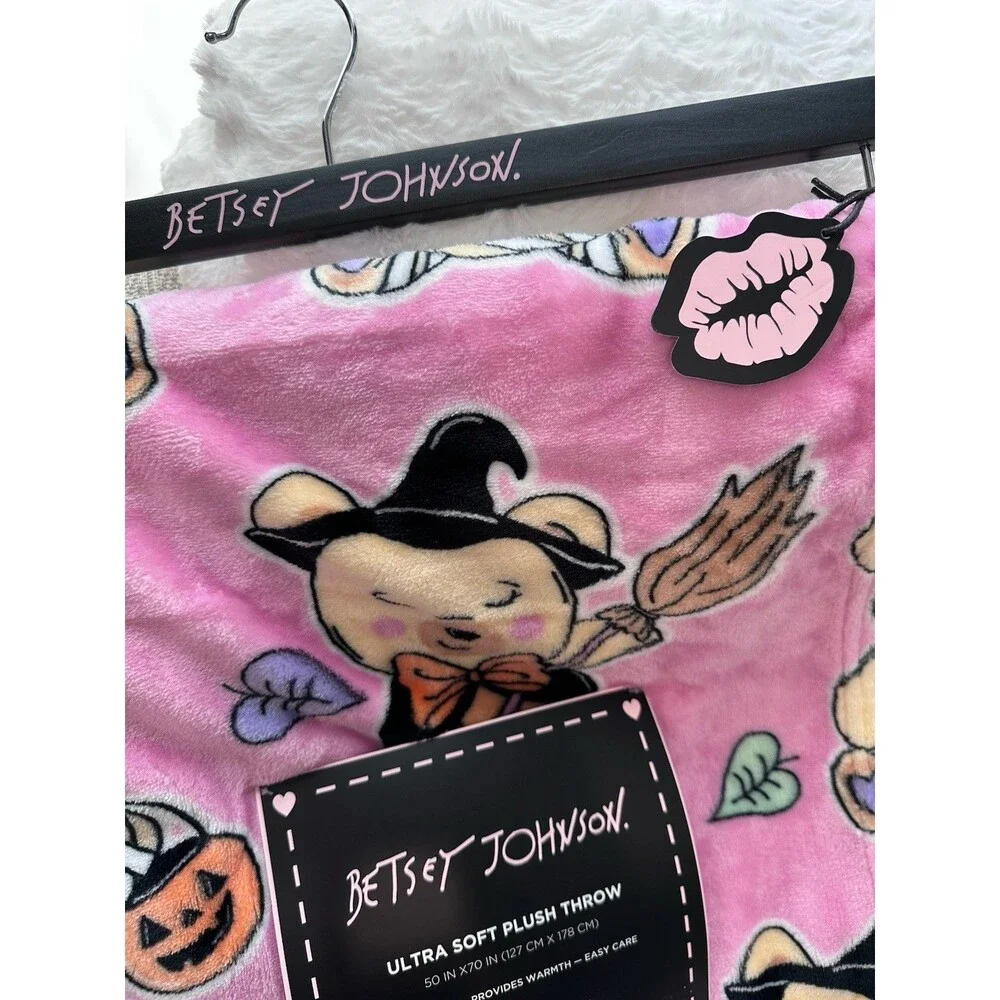 Betsy Johnson Pink Halloween Bears Ultra Plush Throw Blanket  50 x 70 In￼